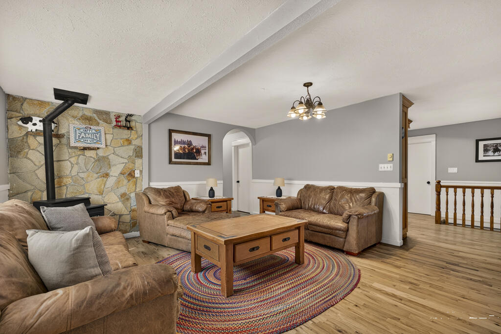 14122 N 5th E Property Photo 7