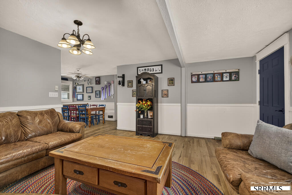 14122 N 5th E Property Photo 8