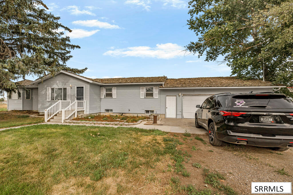 14122 N 5th E Property Photo 3