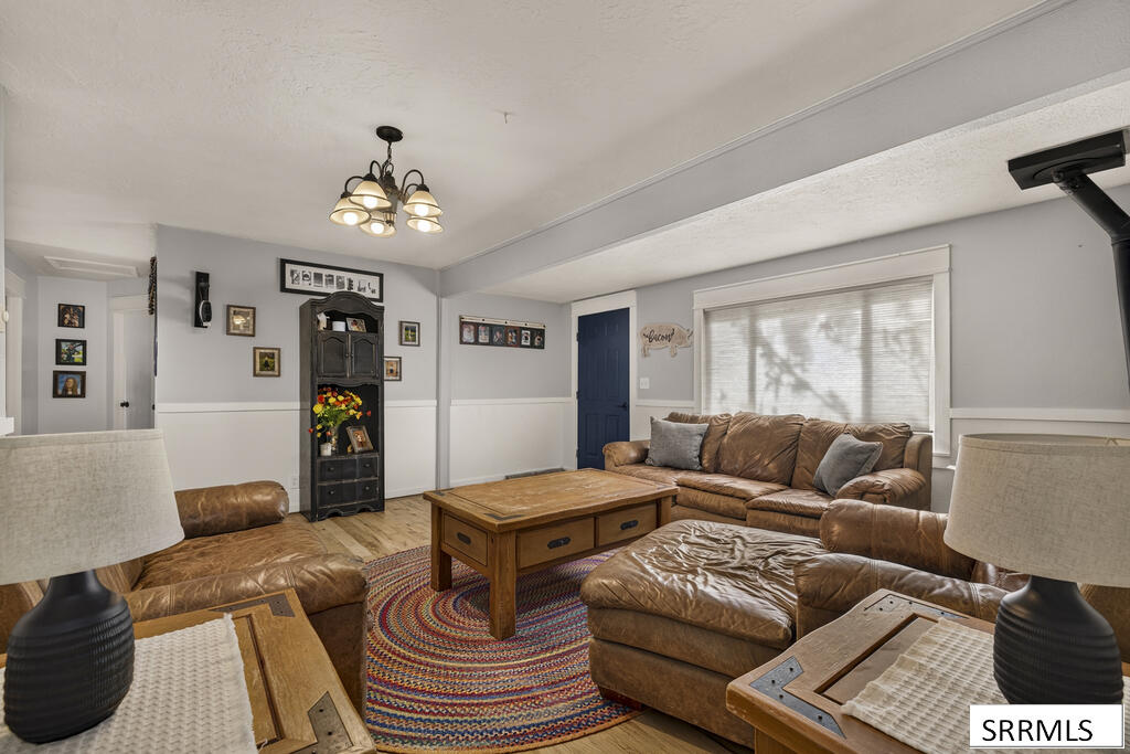 14122 N 5th E Property Photo 5