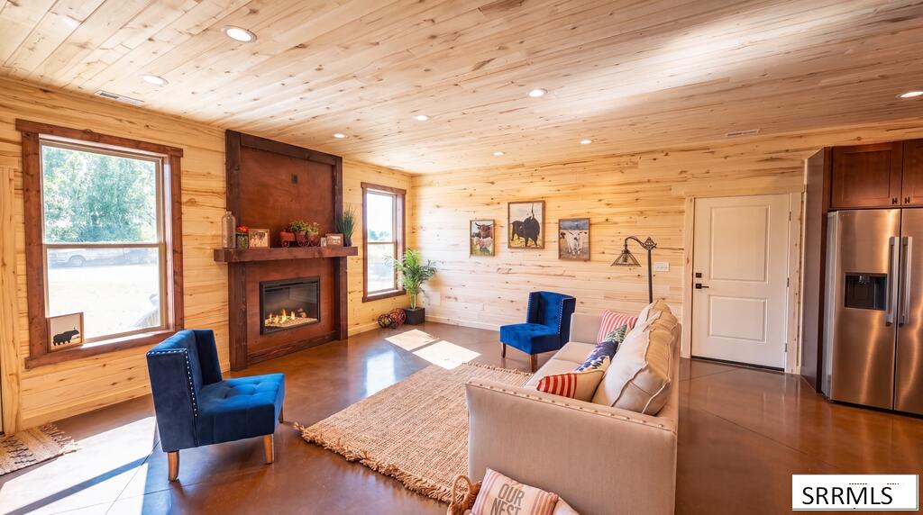 531 N 2565 E Property Photo 5