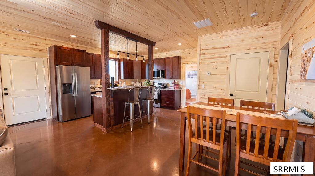 531 N 2565 E Property Photo 6