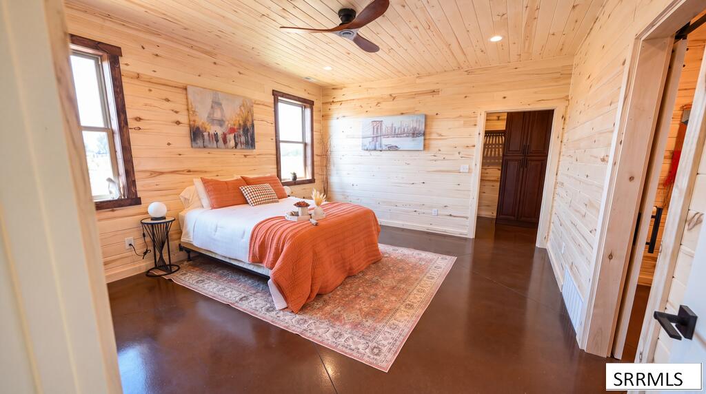 531 N 2565 E Property Photo 11