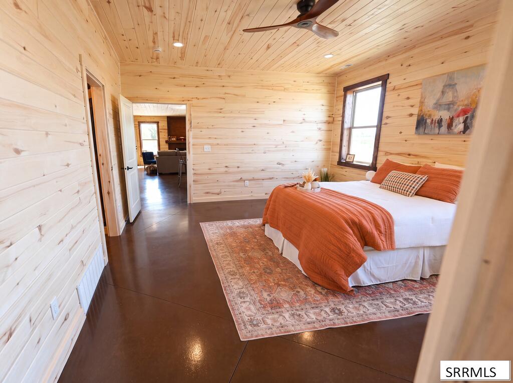 531 N 2565 E Property Photo 13