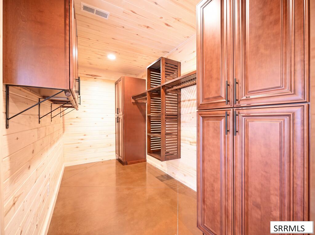 531 N 2565 E Property Photo 17