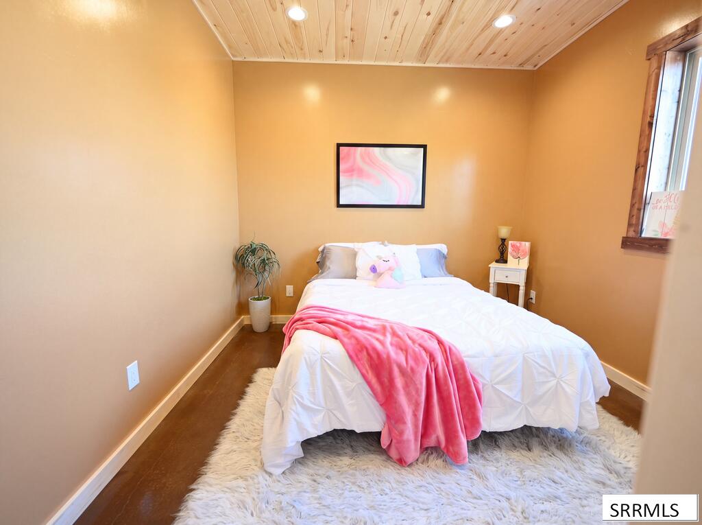 531 N 2565 E Property Photo 19