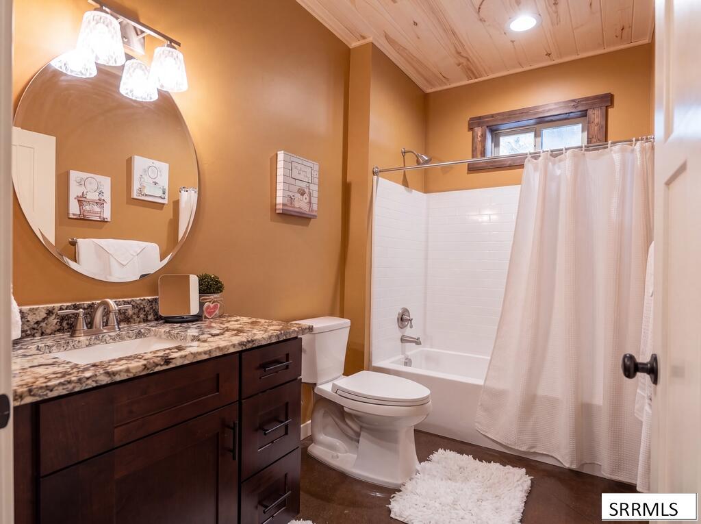 531 N 2565 E Property Photo 22