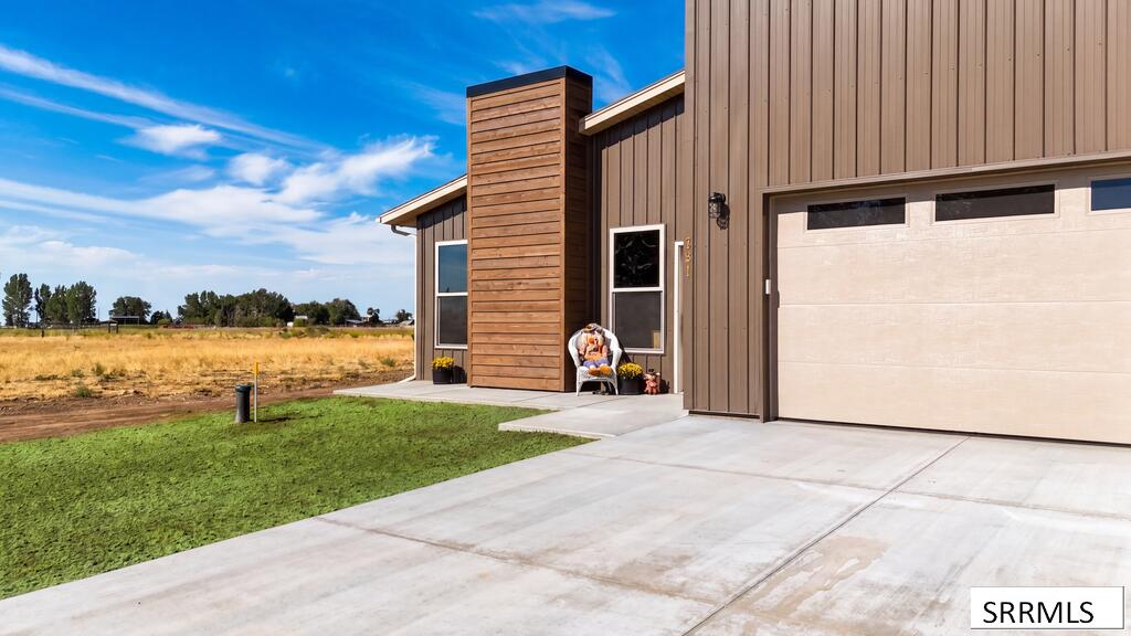 531 N 2565 E Property Photo 30