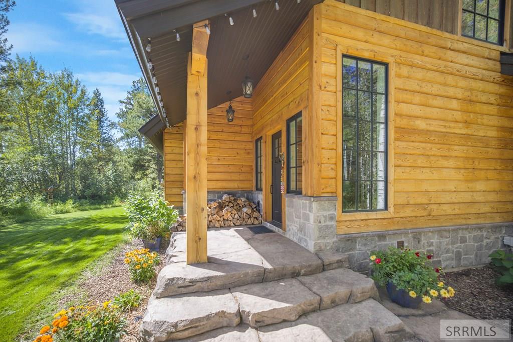 1554 Shadow Run Property Photo 10