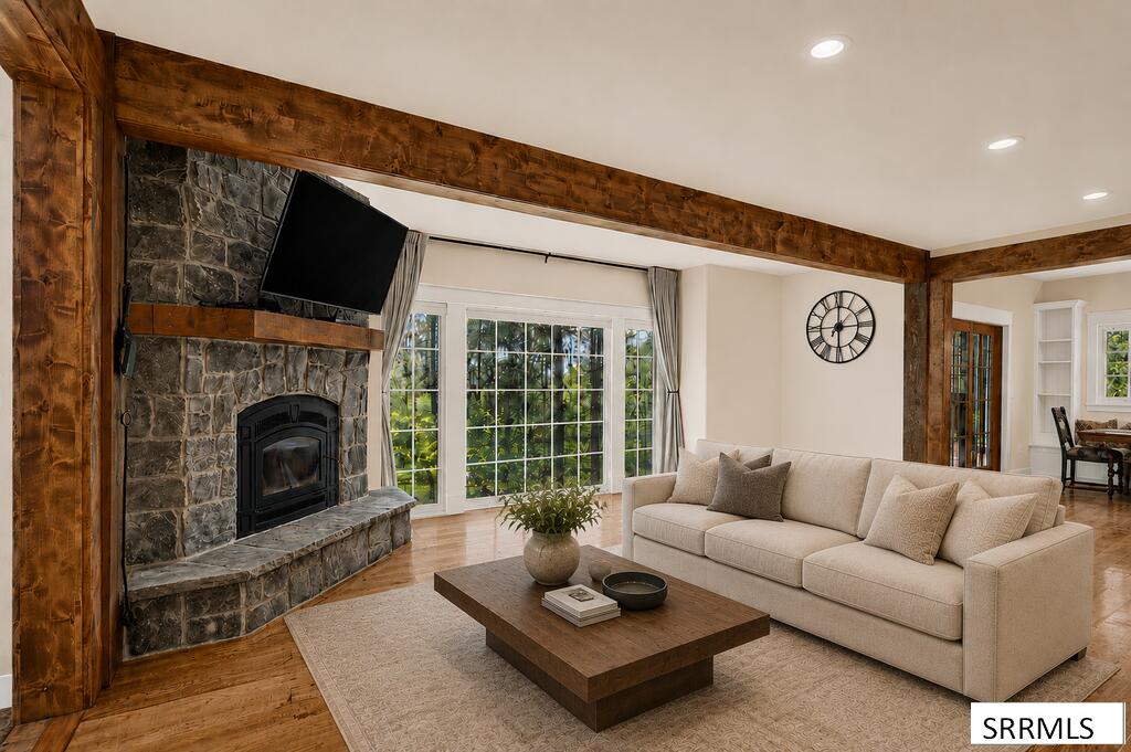 1554 Shadow Run Property Photo 12