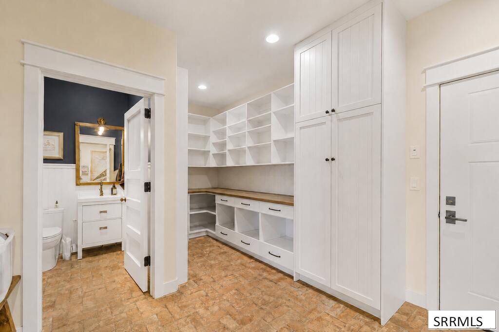1554 Shadow Run Property Photo 18