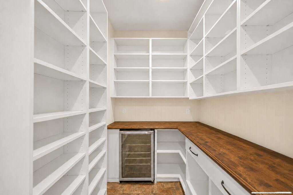 1554 Shadow Run Property Photo 19