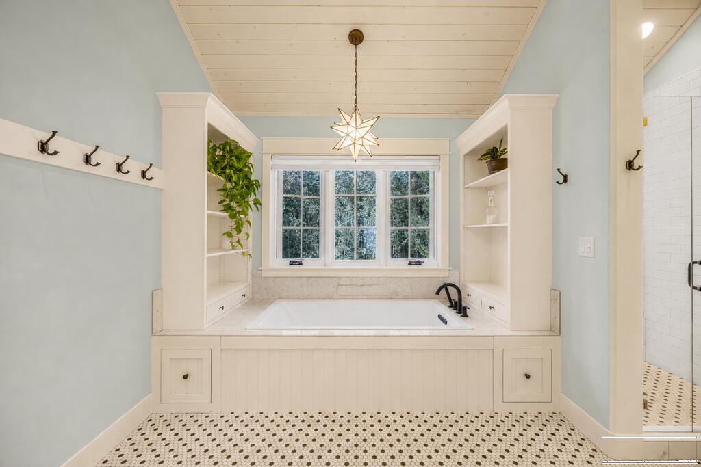 1554 Shadow Run Property Photo 33