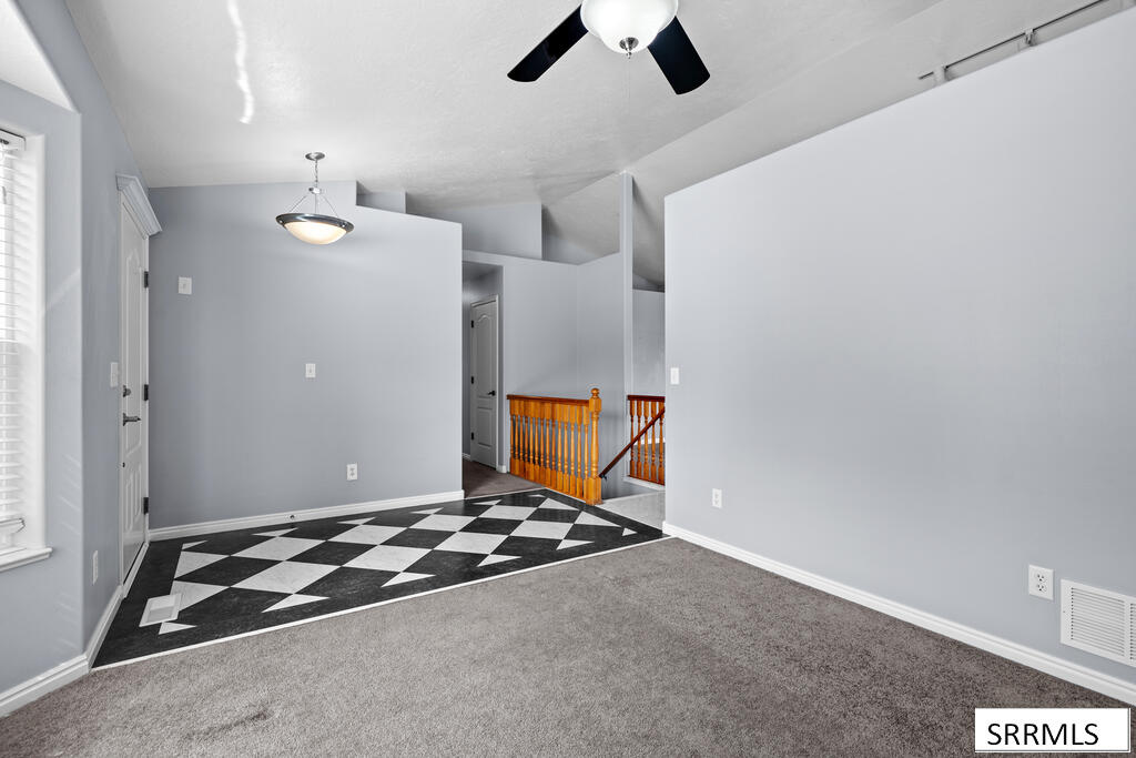 4225 Birchwood Circle Property Photo 5