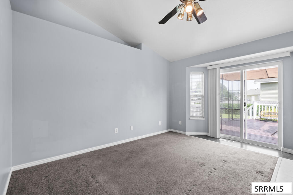 4225 Birchwood Circle Property Photo 6