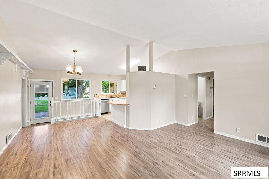5150 Dorian Avenue Property Photo 4