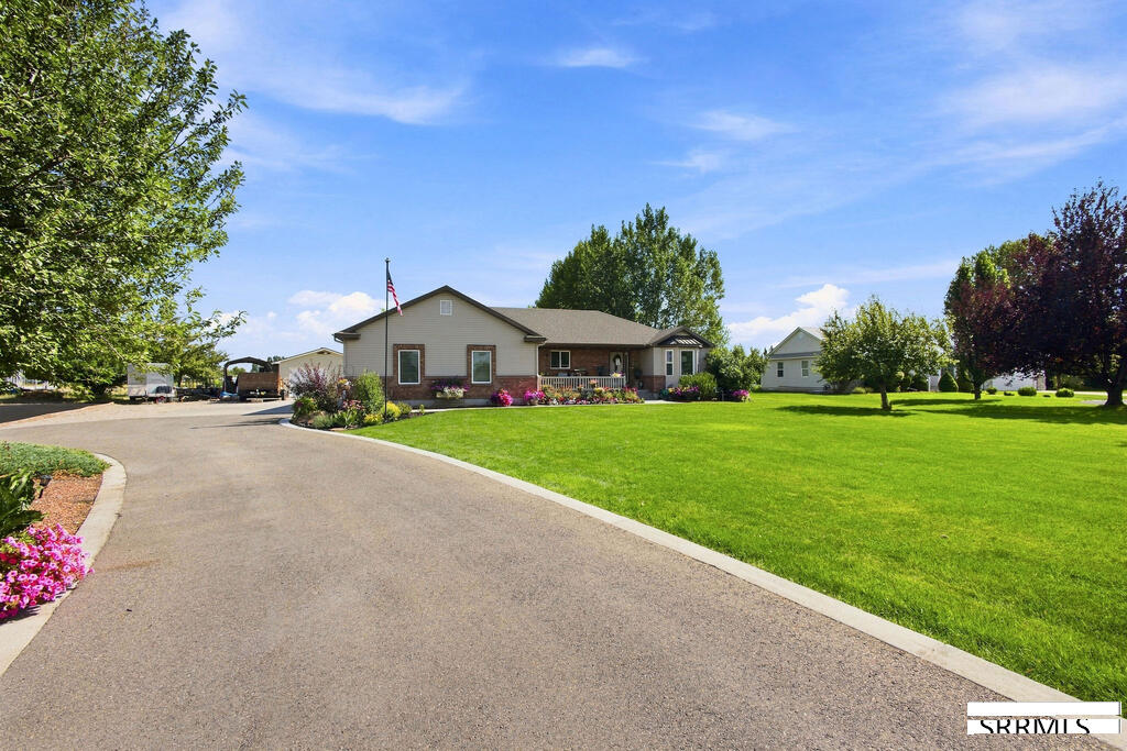 3939 154 N Property Photo 4