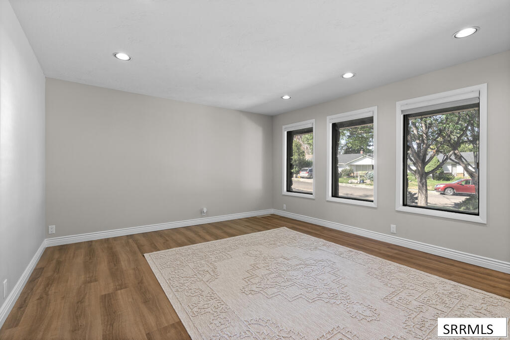 475 Linden Avenue Property Photo 29