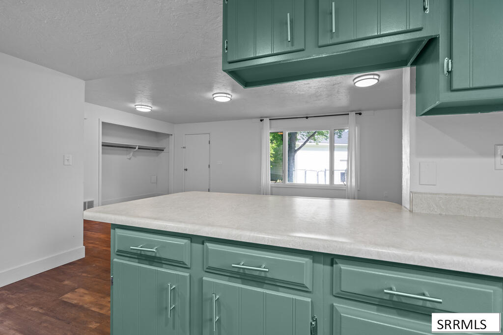 475 Linden Avenue Property Photo 81