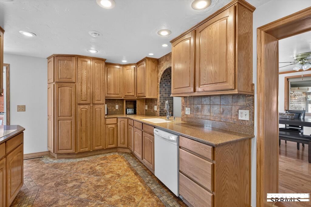 575 S Adams Street Property Photo 12