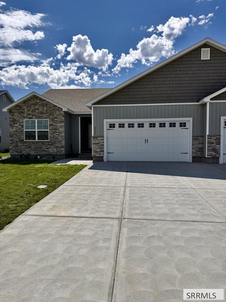 332 Copper Bell Dr Property Photo 1
