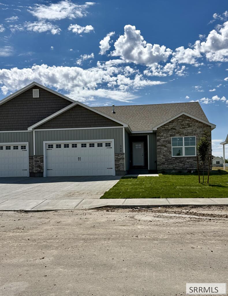 340 Copper Bell Dr Property Photo 1
