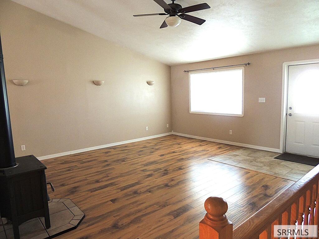 25 W 7th Street Property Photo 4