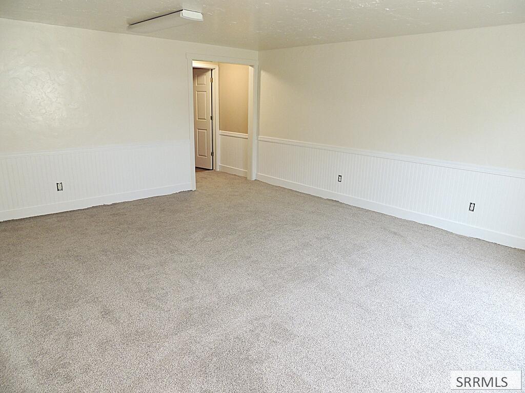 25 W 7th Street Property Photo 17