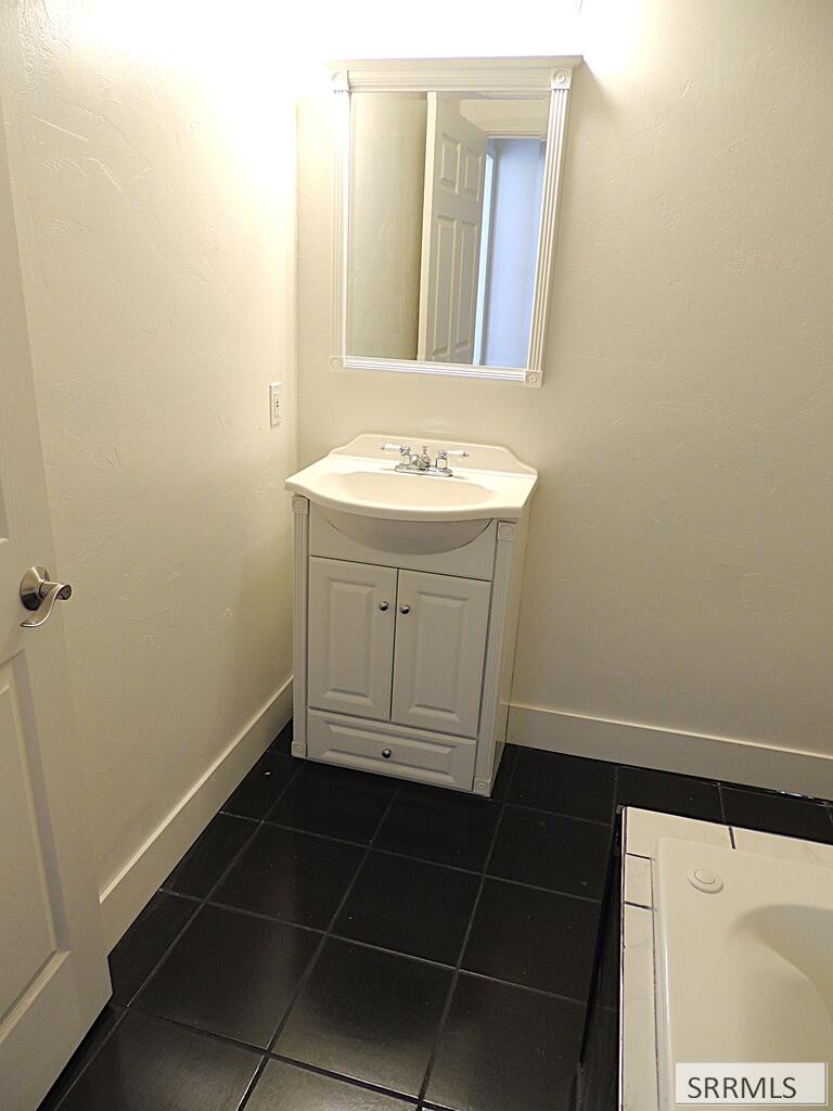 25 W 7th Street Property Photo 20