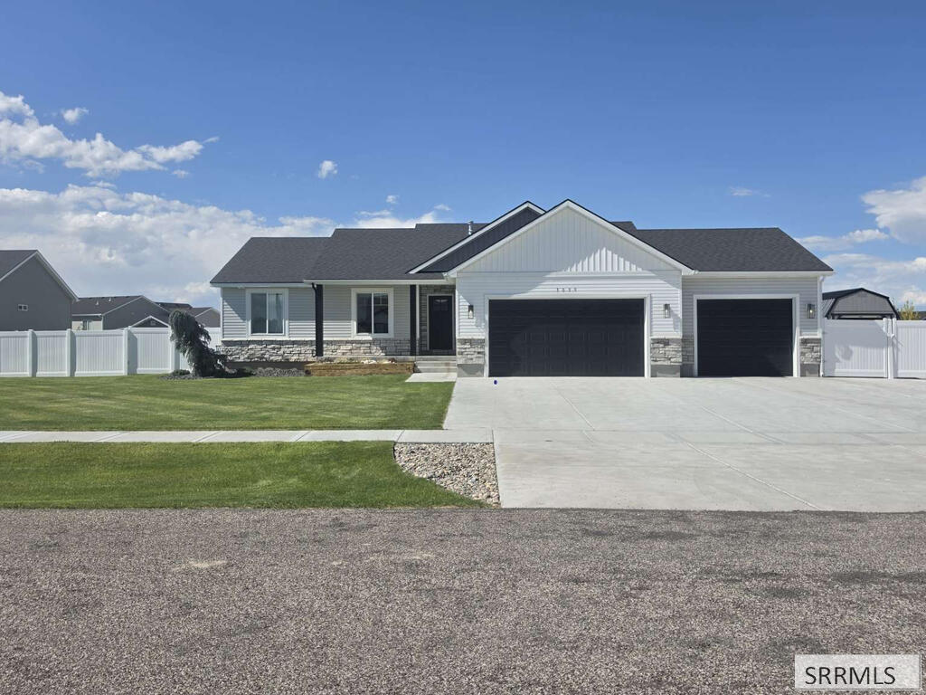 5059 E Allcott Drive Property Photo 1