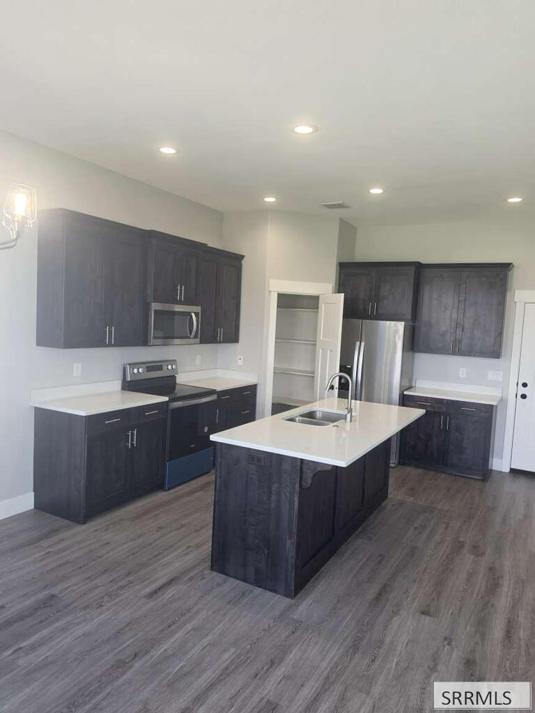 5059 E Allcott Drive Property Photo 4