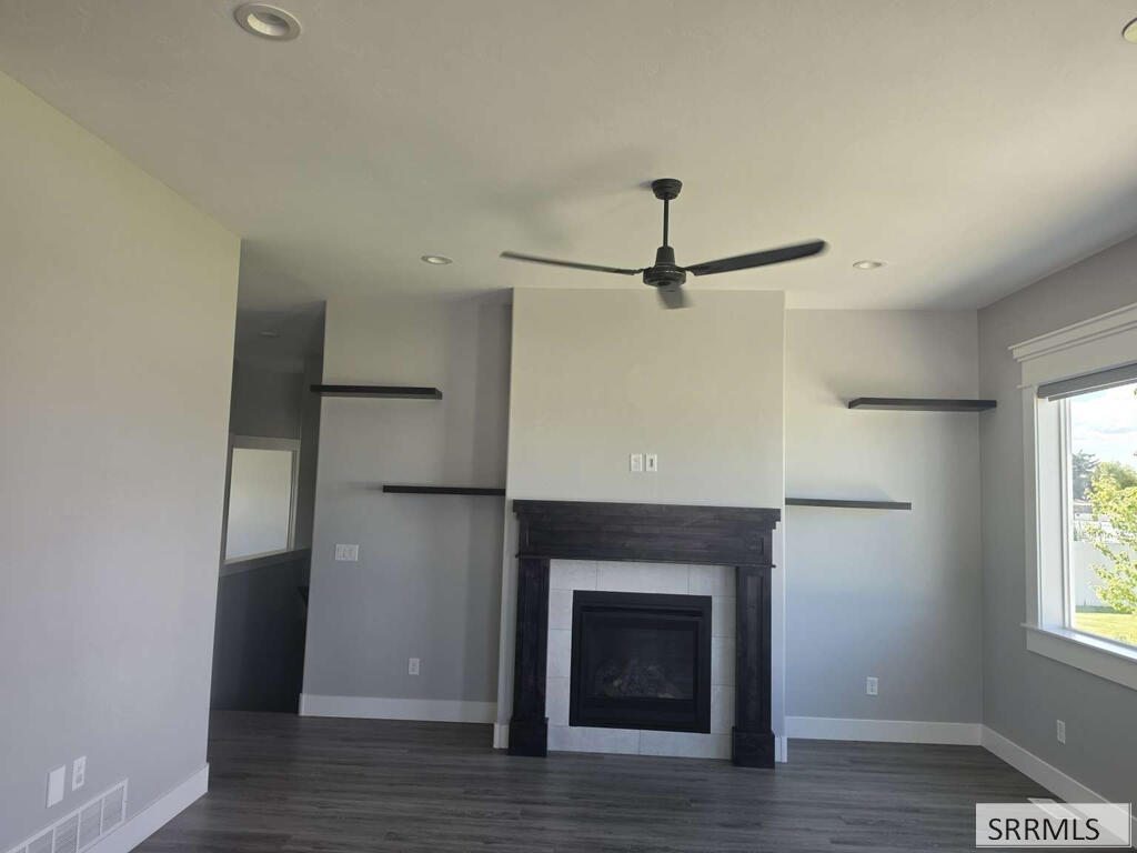 5059 E Allcott Drive Property Photo 7
