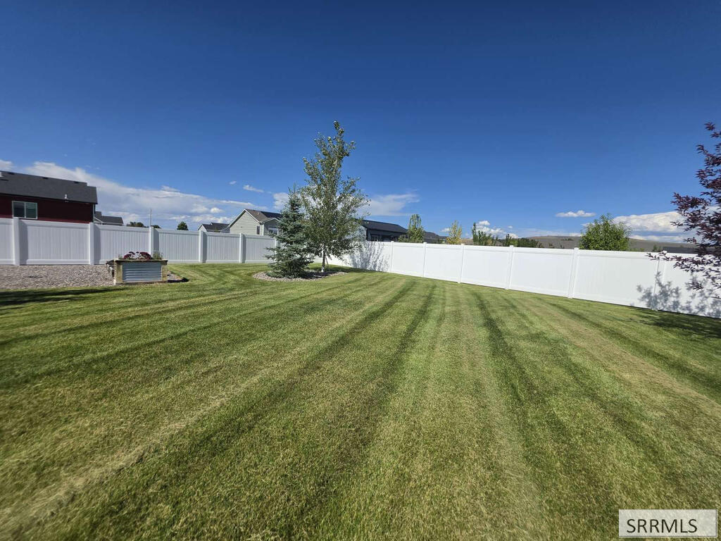 5059 E Allcott Drive Property Photo 26