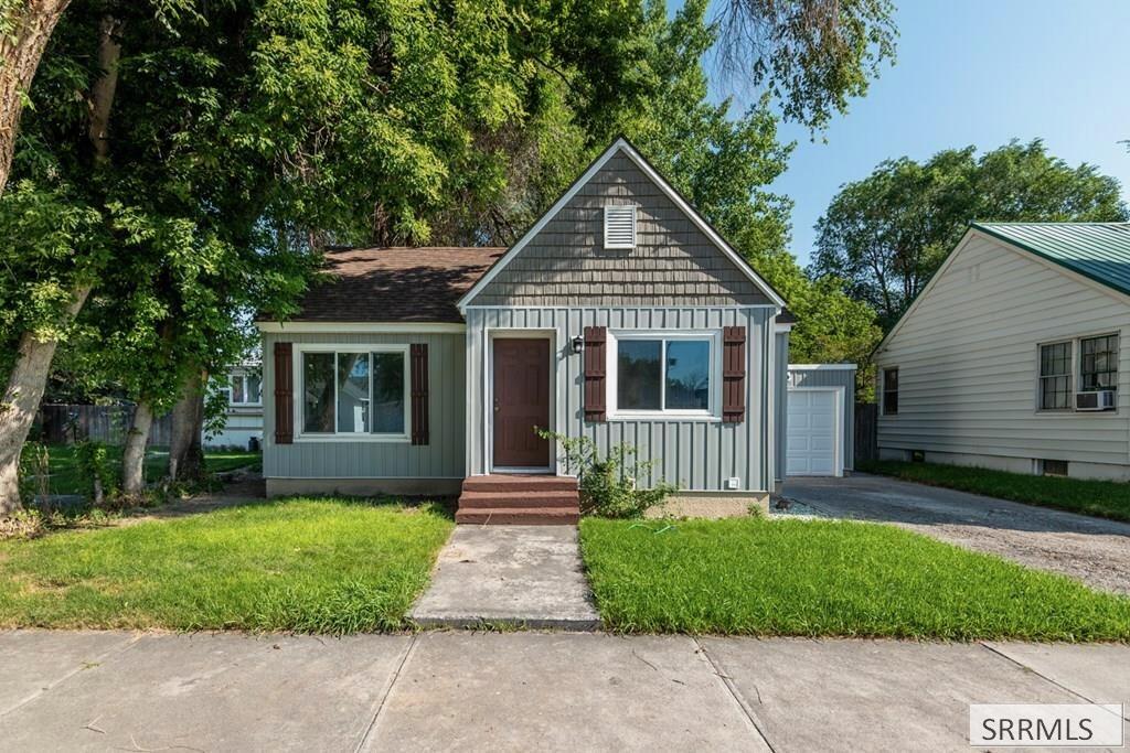 465 3rd Street Property Photo 1