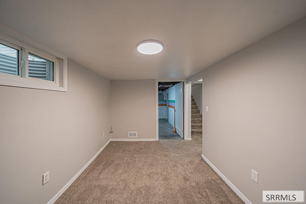465 3rd Street Property Photo 12
