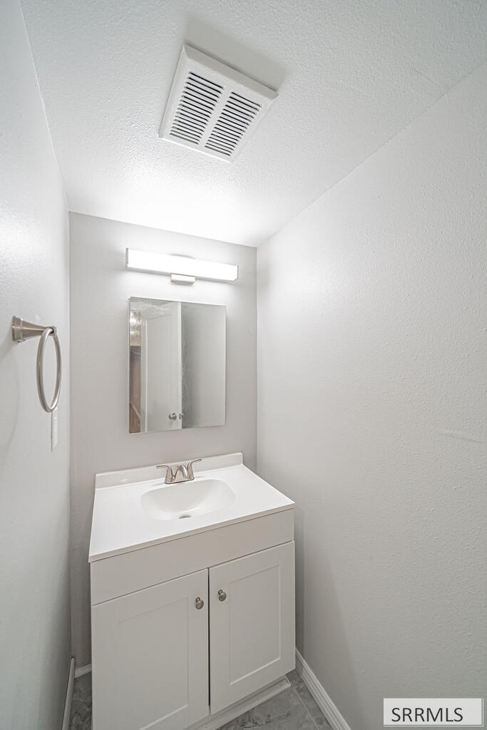 465 3rd Street Property Photo 16