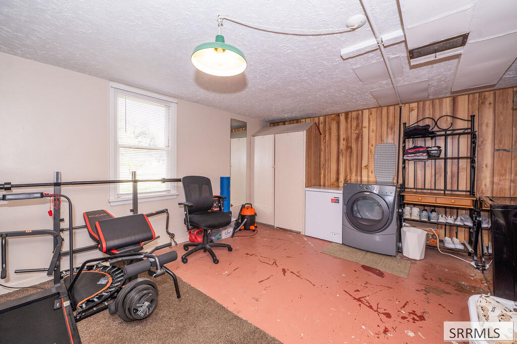 130 S 1st E Property Photo 25