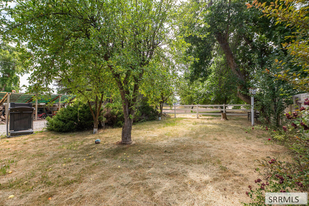 130 S 1st E Property Photo 28