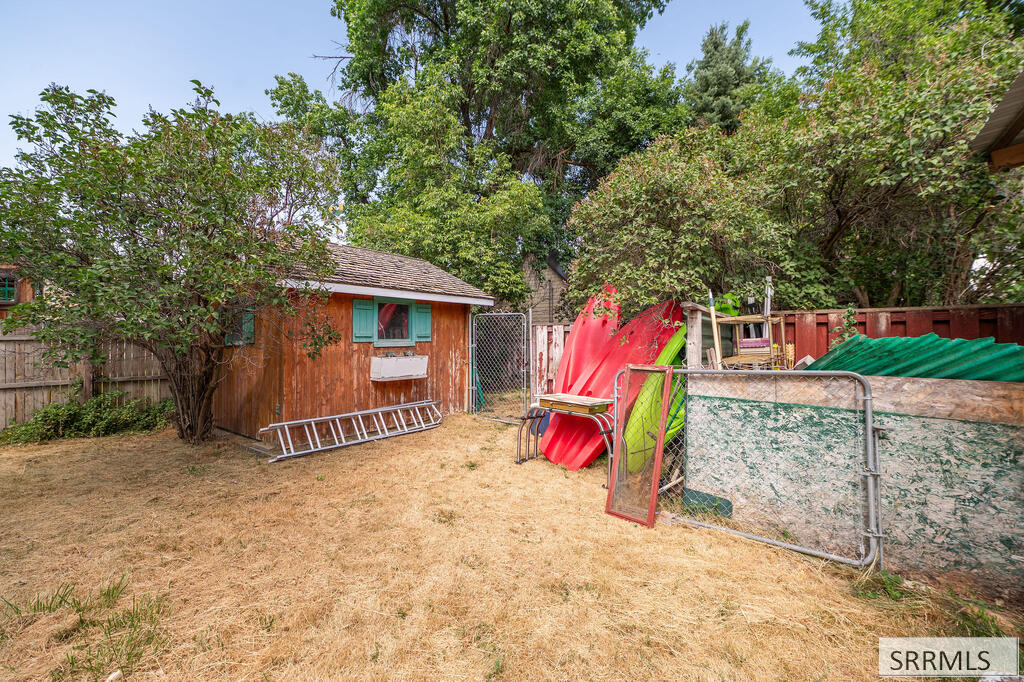 130 S 1st E Property Photo 31