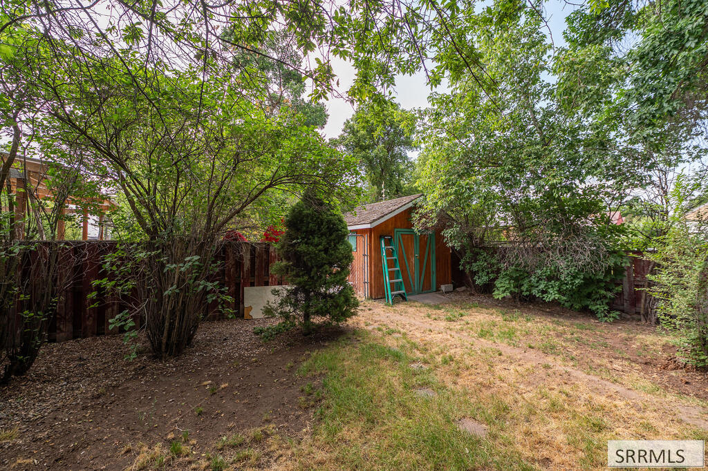 130 S 1st E Property Photo 37