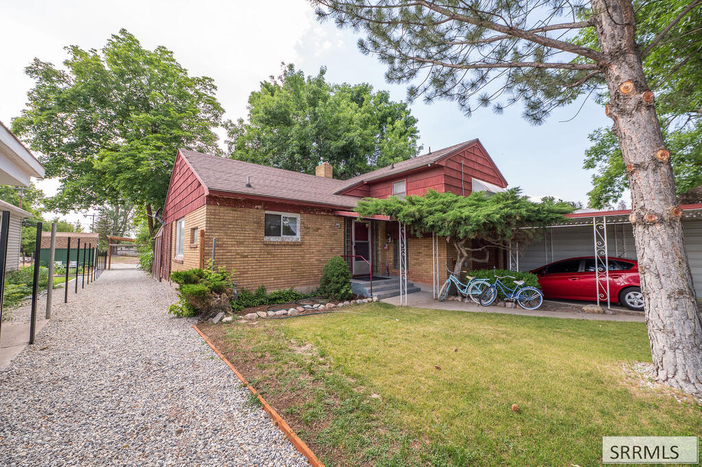 130 S 1st E Property Photo 44