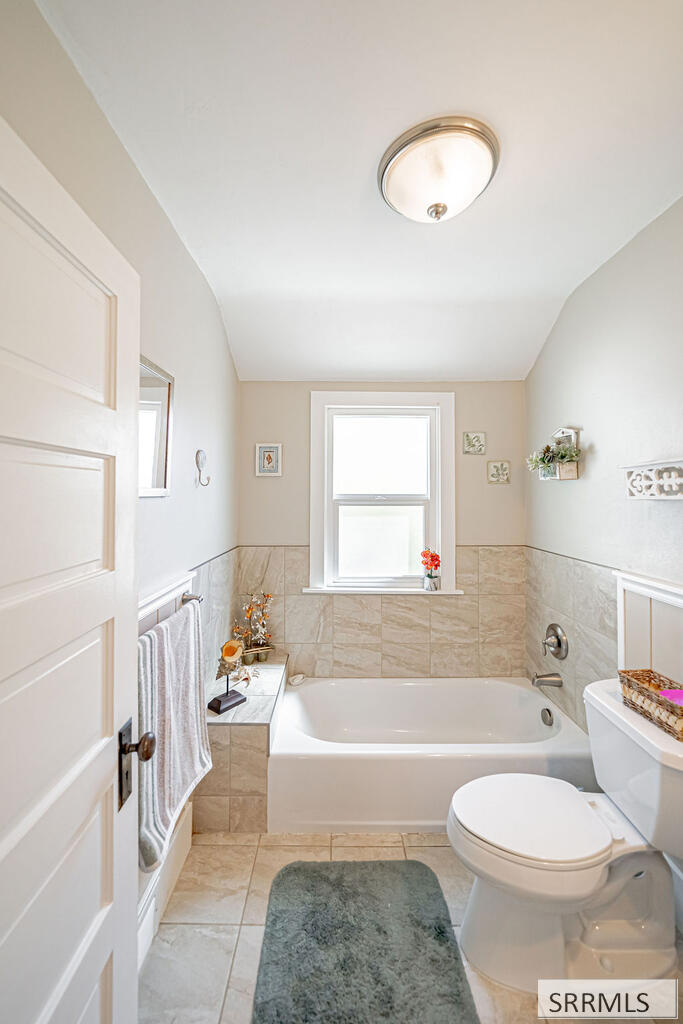 2188787 Property Photo 30