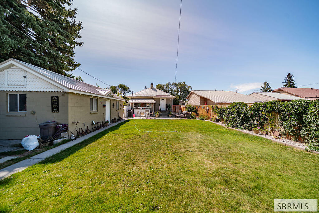 2188787 Property Photo 37