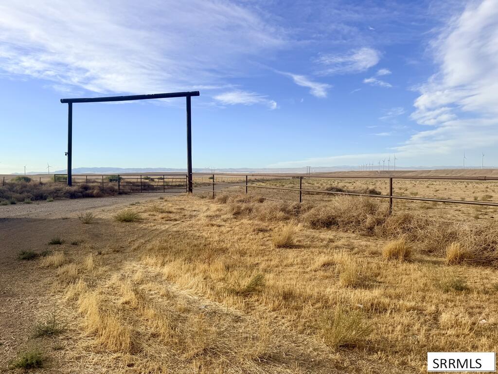 151 E 5600 N Property Photo 1