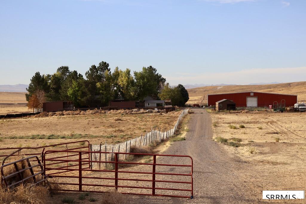 151 E 5600 N Property Photo 8