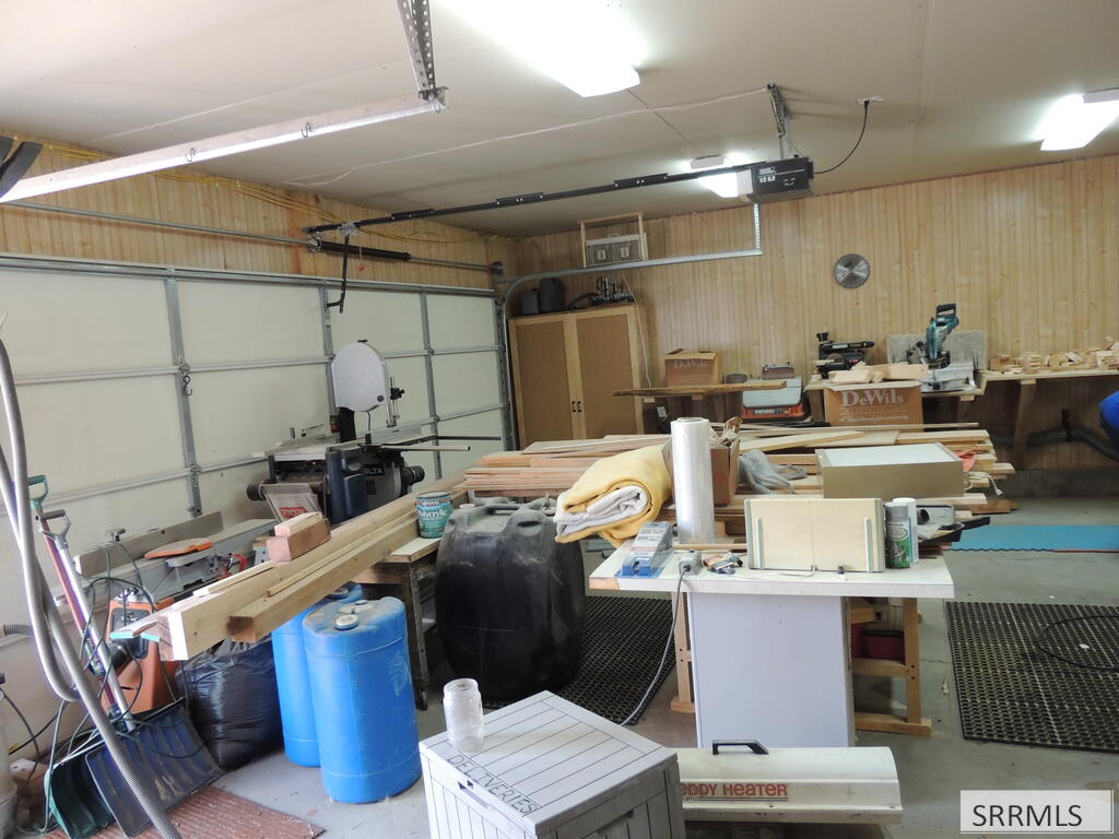 685 Main Street Property Photo 4