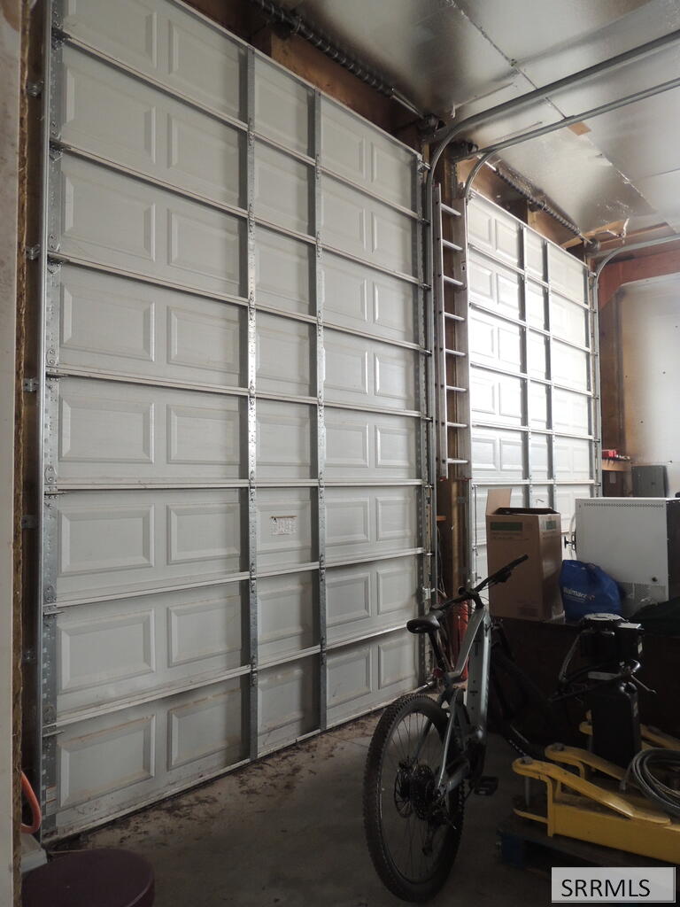 685 Main Street Property Photo 7