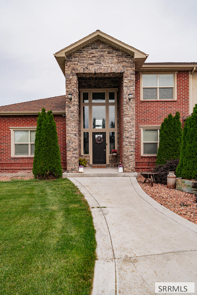 3721 E 331 N Property Photo 2