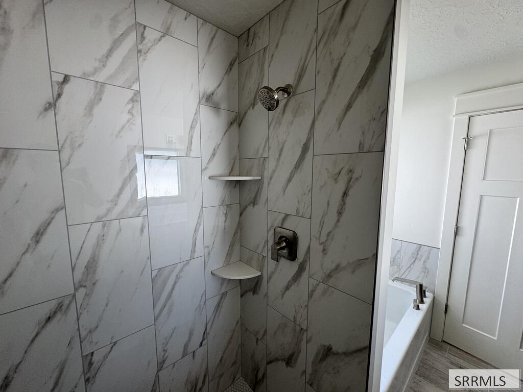 389 Wind River Drive Property Photo 23