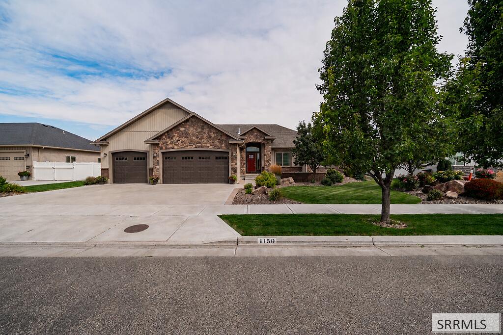 1150 N Blue Grass Lane Property Photo 1